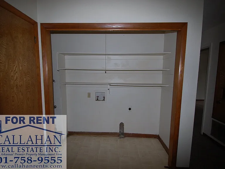 6102 North Woodview — Photo 8