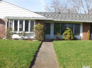 86 Enfield Ct UNIT B, Ridge, NY 11961