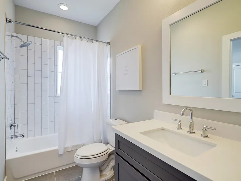 4202 Gillespie St #B — Photo 11