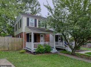 2703 Farnsworth Dr, Alexandria, VA 22303