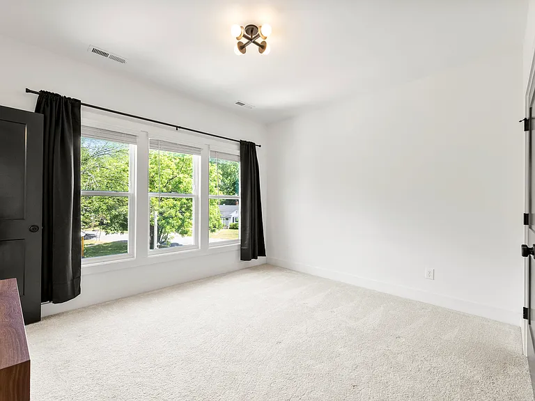 2703 Parkway Ave — Photo 20
