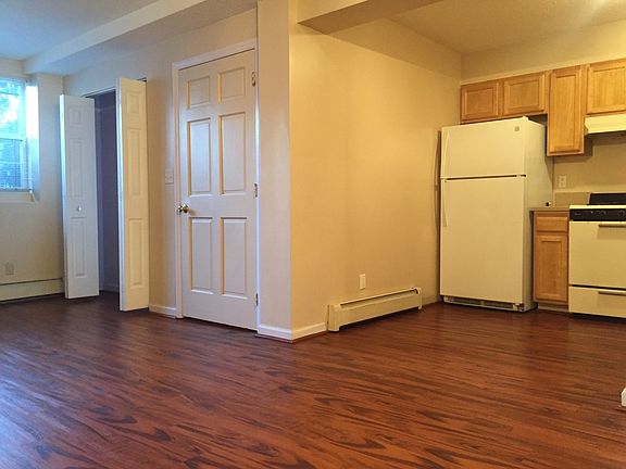 5th image of 124 Rockaway Ave #2