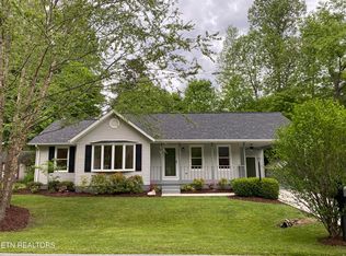 206 Nottingham Dr, Middlesboro, KY 40965