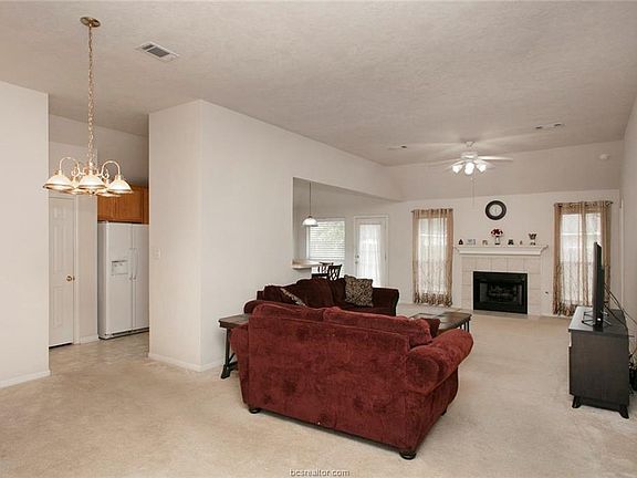 5th image of 2704 Darwood Ct