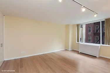 Rented by R New York