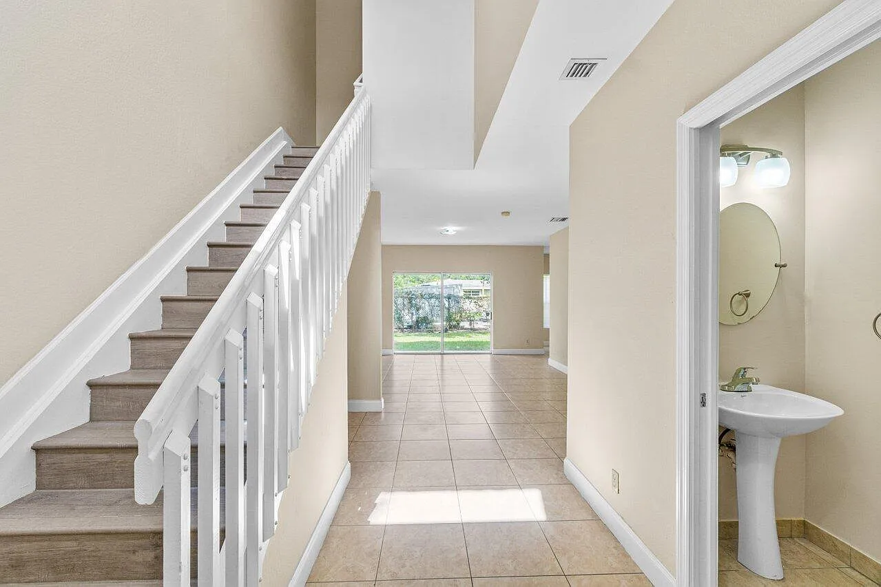 3 bed, 2.5 bath, 1543 sqft, $2,750 — Photo 2