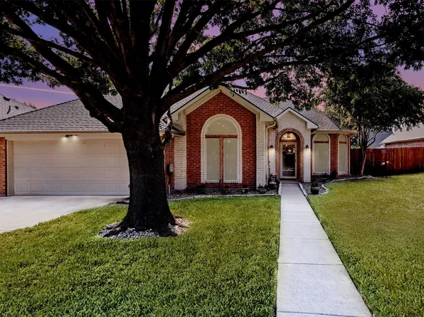 710 McMurry Dr, Waxahachie, TX 75165