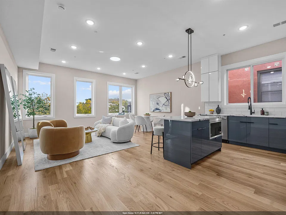 94 South St #3