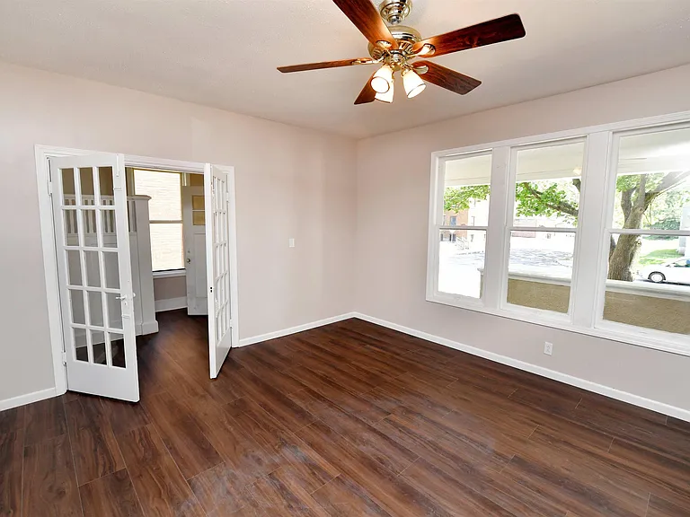 1027 N University St — Photo 12