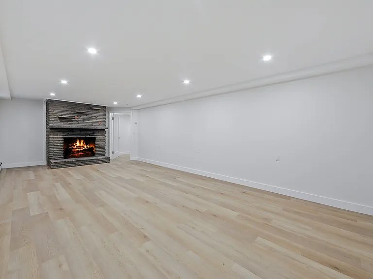 21 E Central Ave — Photo 18