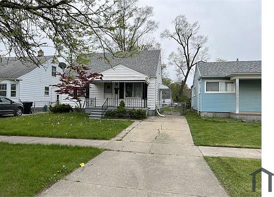 1st image of 7549 Parkland
