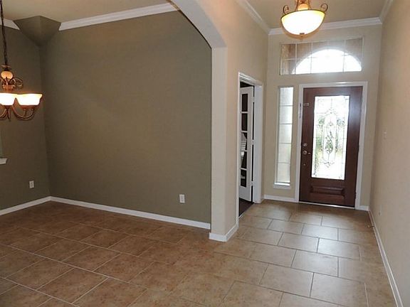 4th image of 159 Rocky Point Dr