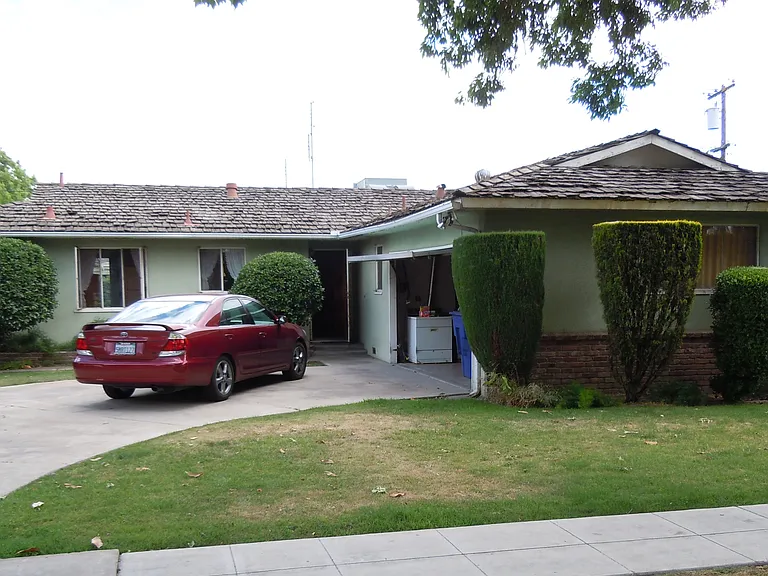2420 E Pontiac Way — Photo 1