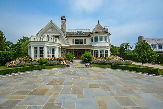 1st image of 20 Halsey Ave