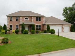 11225 S Lake Dr, Granger, IN