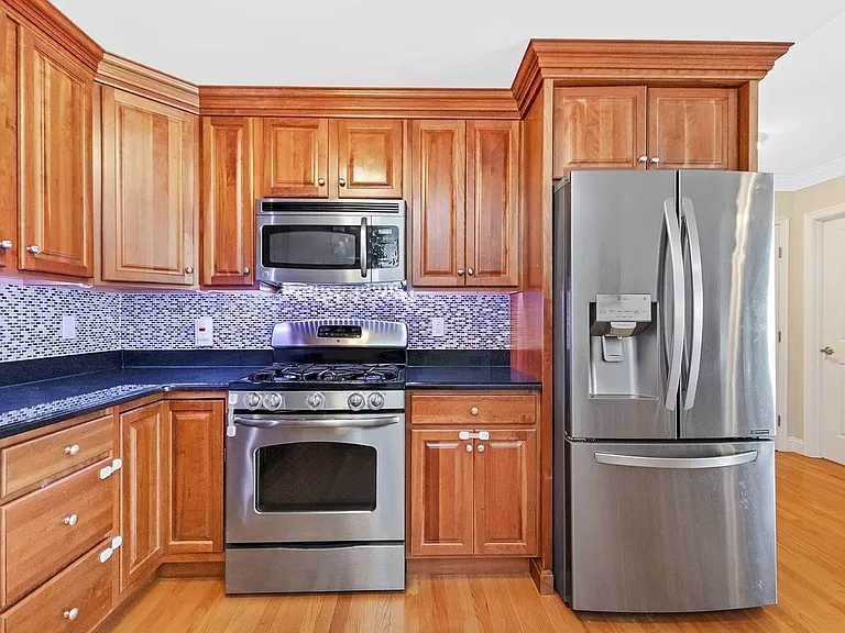 32 Common St #23 — Photo 27