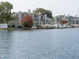 977 Lake St #11, Saugatuck, MI 49453