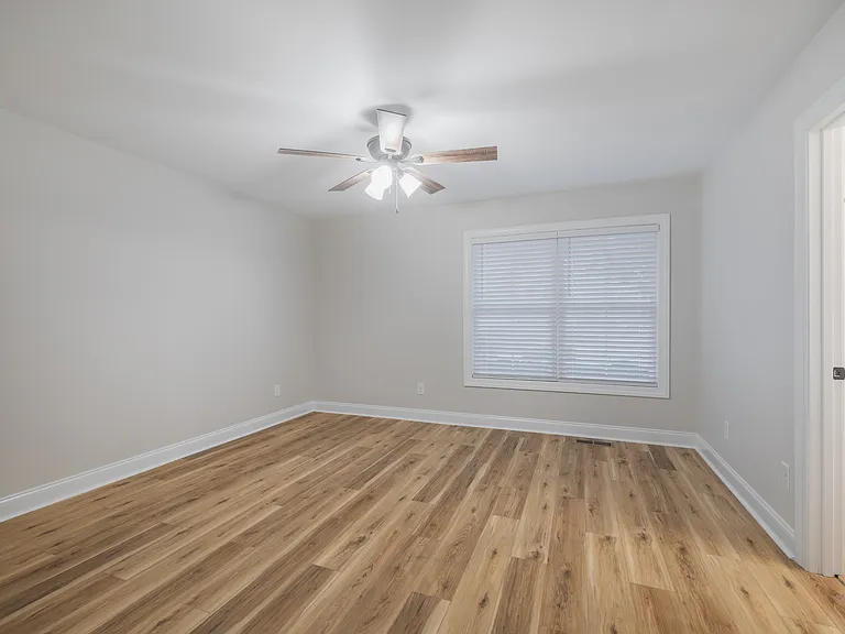 454 Wren Creek Ct — Photo 10