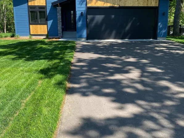 359 County Road B E, Saint Paul, MN 55117