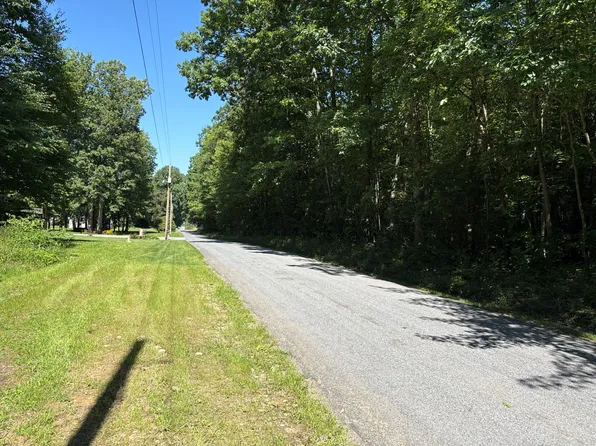 Hawthorne Rd, Cherry Tree, PA 15724