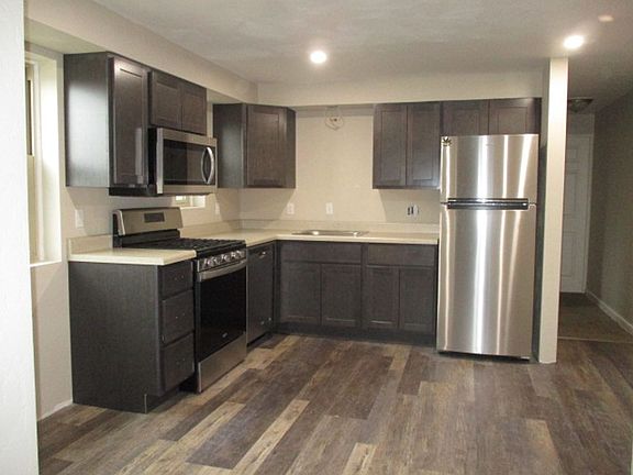 3rd image of 3848 Brownsville Rd APT 6