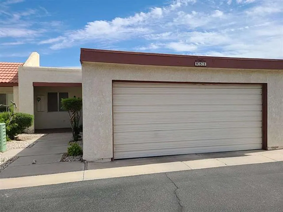 953 W Cortez Ln