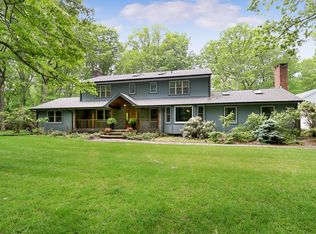 126 Cliff Rd, Belle Terre, NY 11777