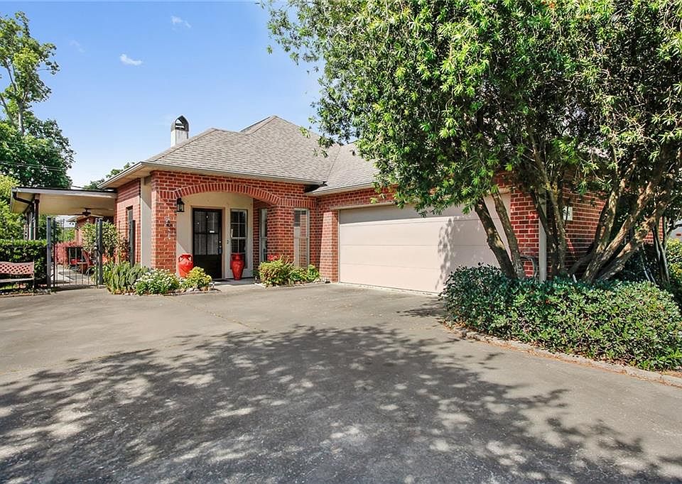 1st image of 2806 N Locke Point Dr