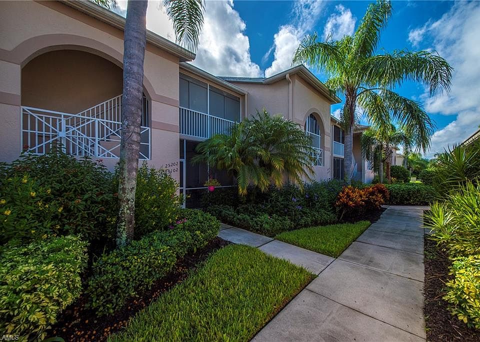 1st image of 26160 Clarkston Dr #102