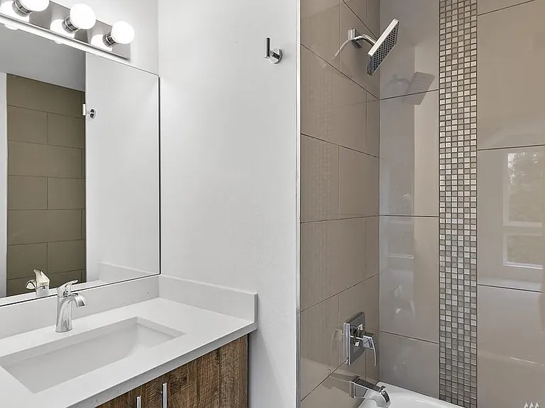 6303 Fauntleroy Way SW #A — Photo 23