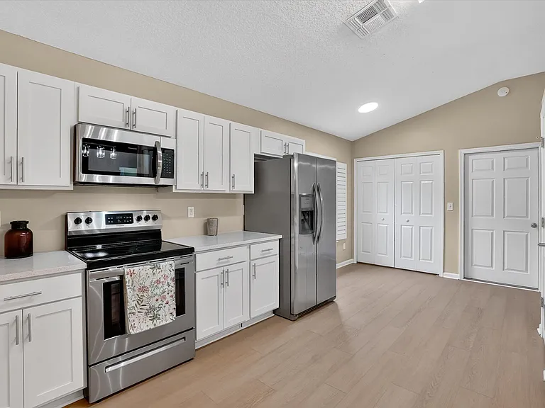 863 S Lilac Loop — Photo 14