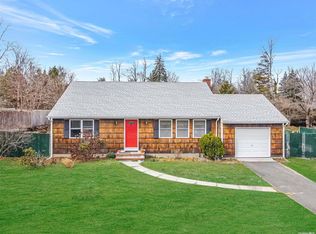 19 Bruce Pl, Setauket, NY 11733