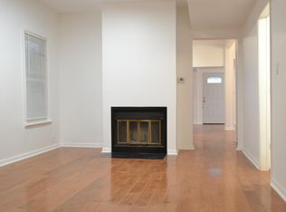 2341 W Taylor St #3, Chicago, IL 60612