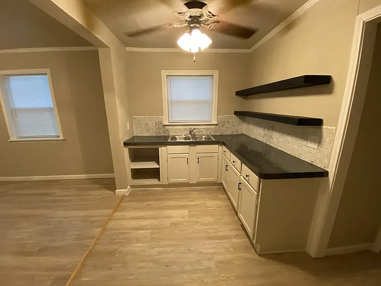 4307 Valview Dr — Photo 7