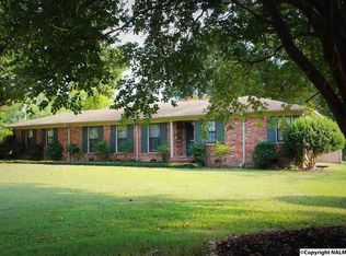 2419 Crestview Dr SE, Decatur, AL 35601