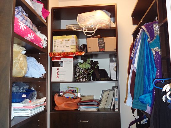 Walking Closet with Master Bedroom