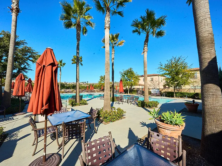 shared pool/jacuzzi/sitting area
