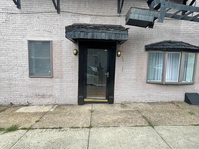 3244 Fait Ave #1 — Photo 3