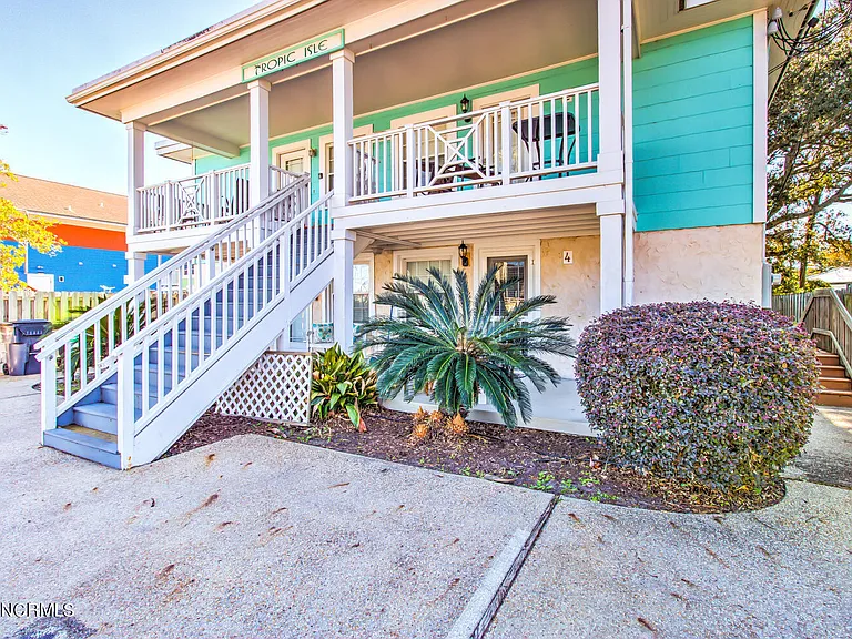 205 Florence Ave #4 — Photo 4