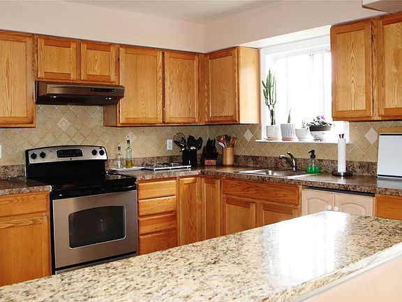 2nd image of 51 Swan Pl