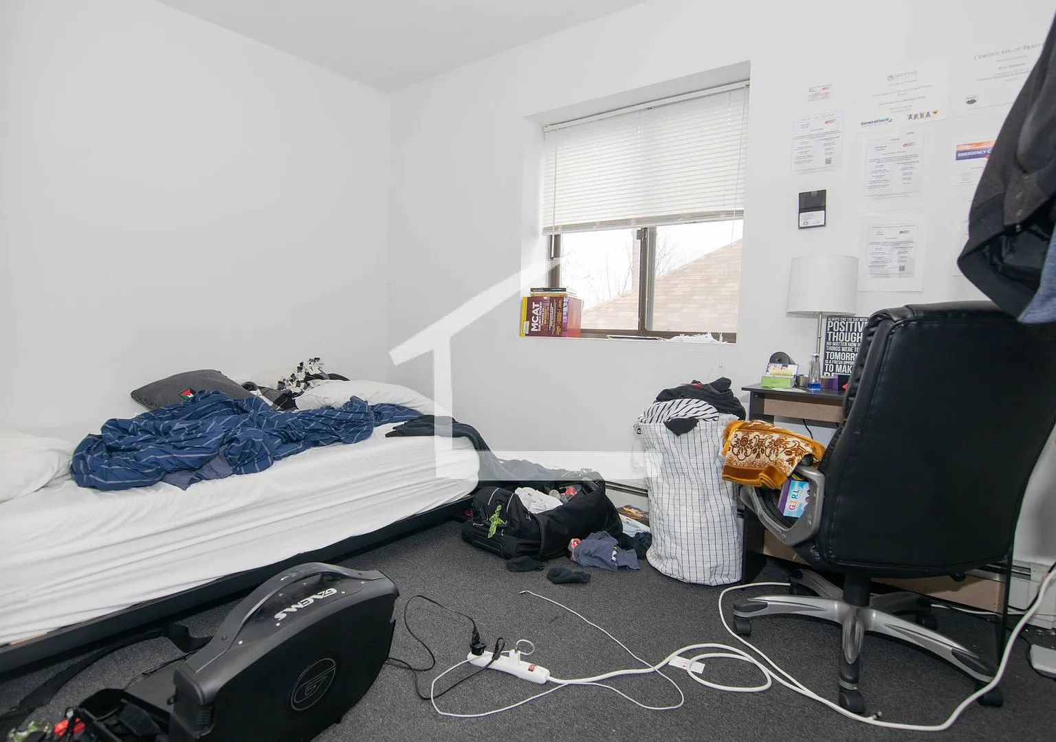 Nice 2 bed in Mission Hill — Photo 2