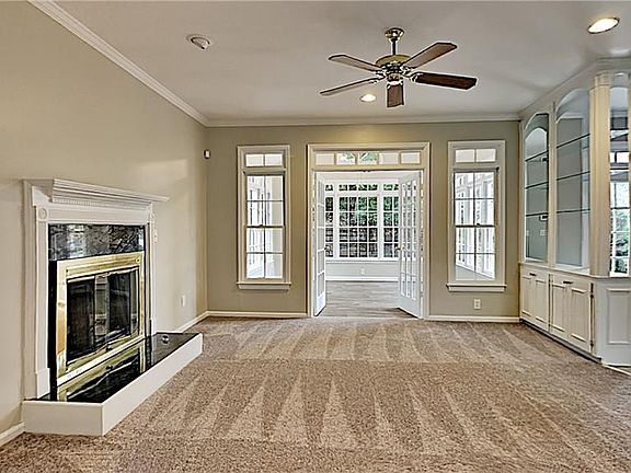 5th image of 990 Old Greystone Dr
