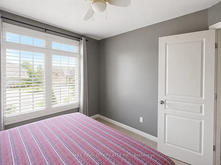 72 Newcastle Dr — Photo 26