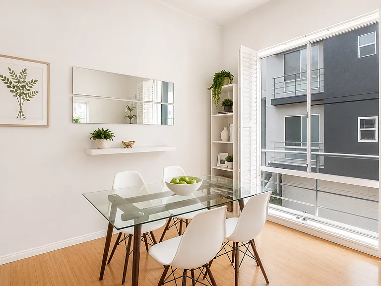 1098 Everett Pl — Photo 3