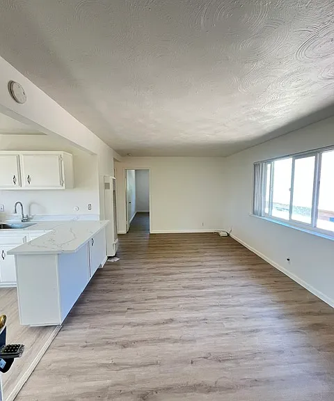 364 N 8th St #3 — Photo 2