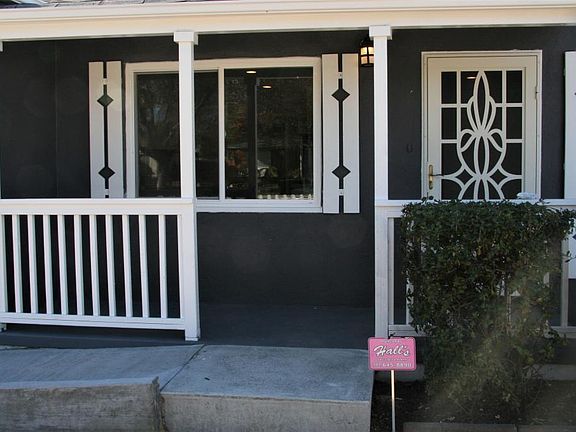 2nd image of 921 Oakwood Ave