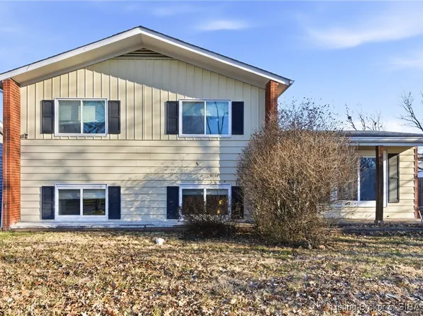 1106 Sportsman Drive, Jeffersonville, IN 47130