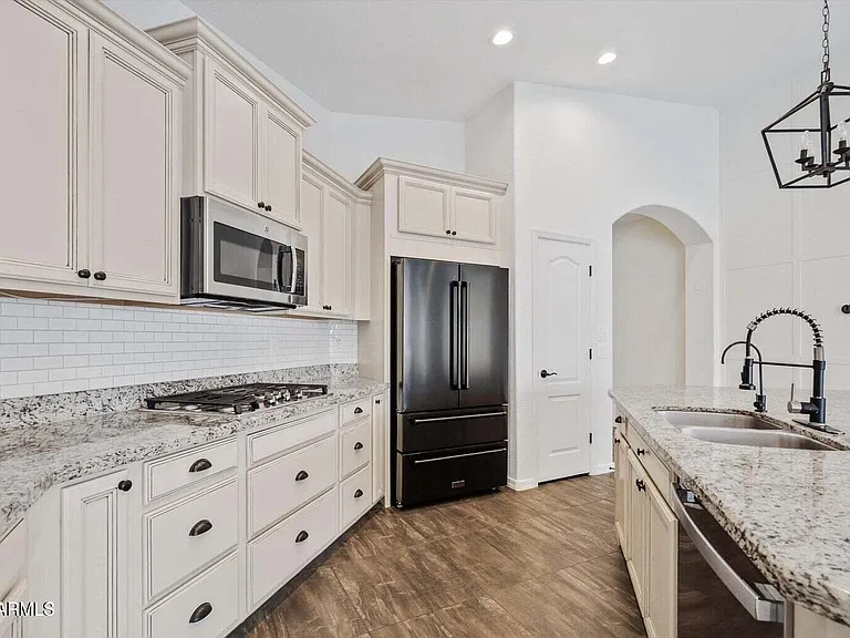 22218 E Cherrywood Dr — Photo 10