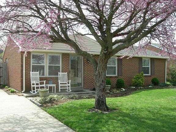 2nd image of 2444 Thornton Ave