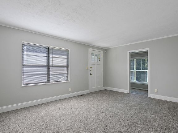 3rd image of 428 Barbour Ct